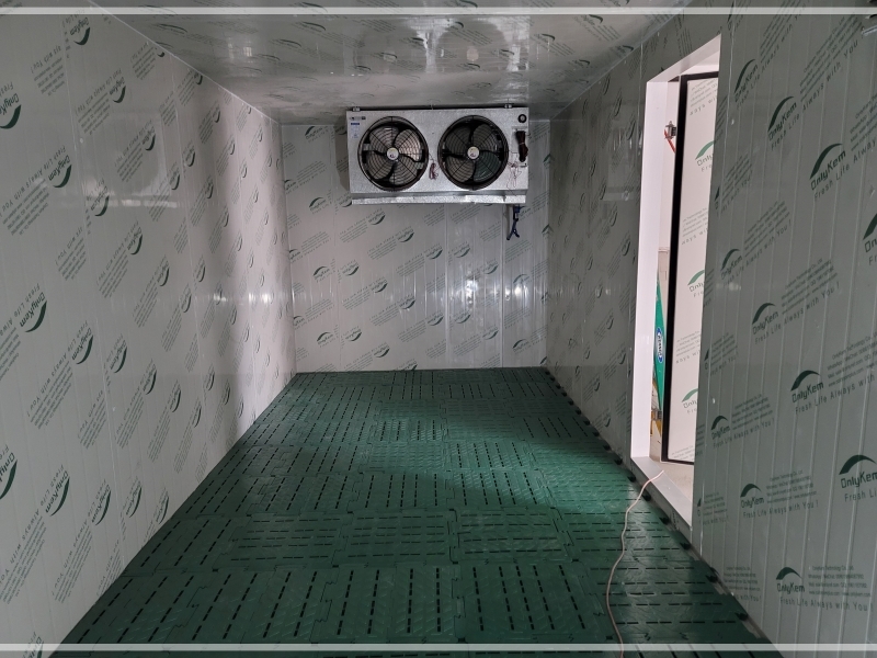 Installation of walk-in freezer for frozen meat